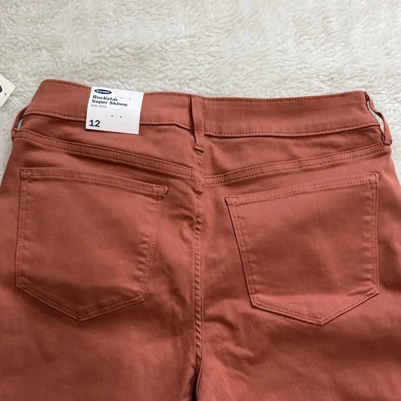 Old Navy Women's Rockstar Super Skinny Jeans in Rust - Picture 6 of 12